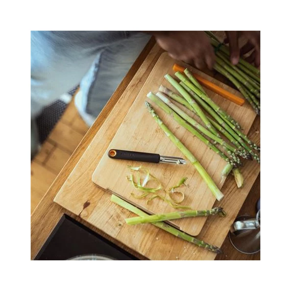 Rögzített pengés hámozó, FISKARS